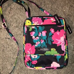 Vera Bradley crossbody bag with multiple pockets